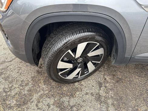 Used 2025 Volkswagen Atlas Cross Sport SE AWD/4WD image 27