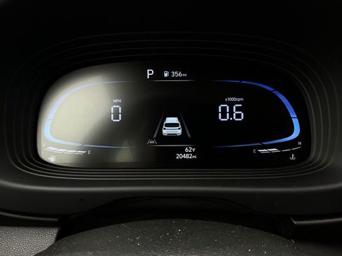 Used 2025 Hyundai Venue SEL image 38