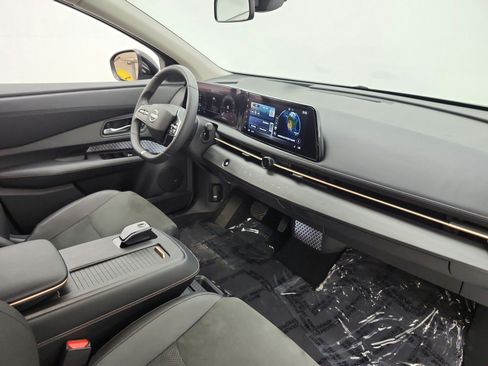 Used 2024 Nissan Ariya AWD image 21