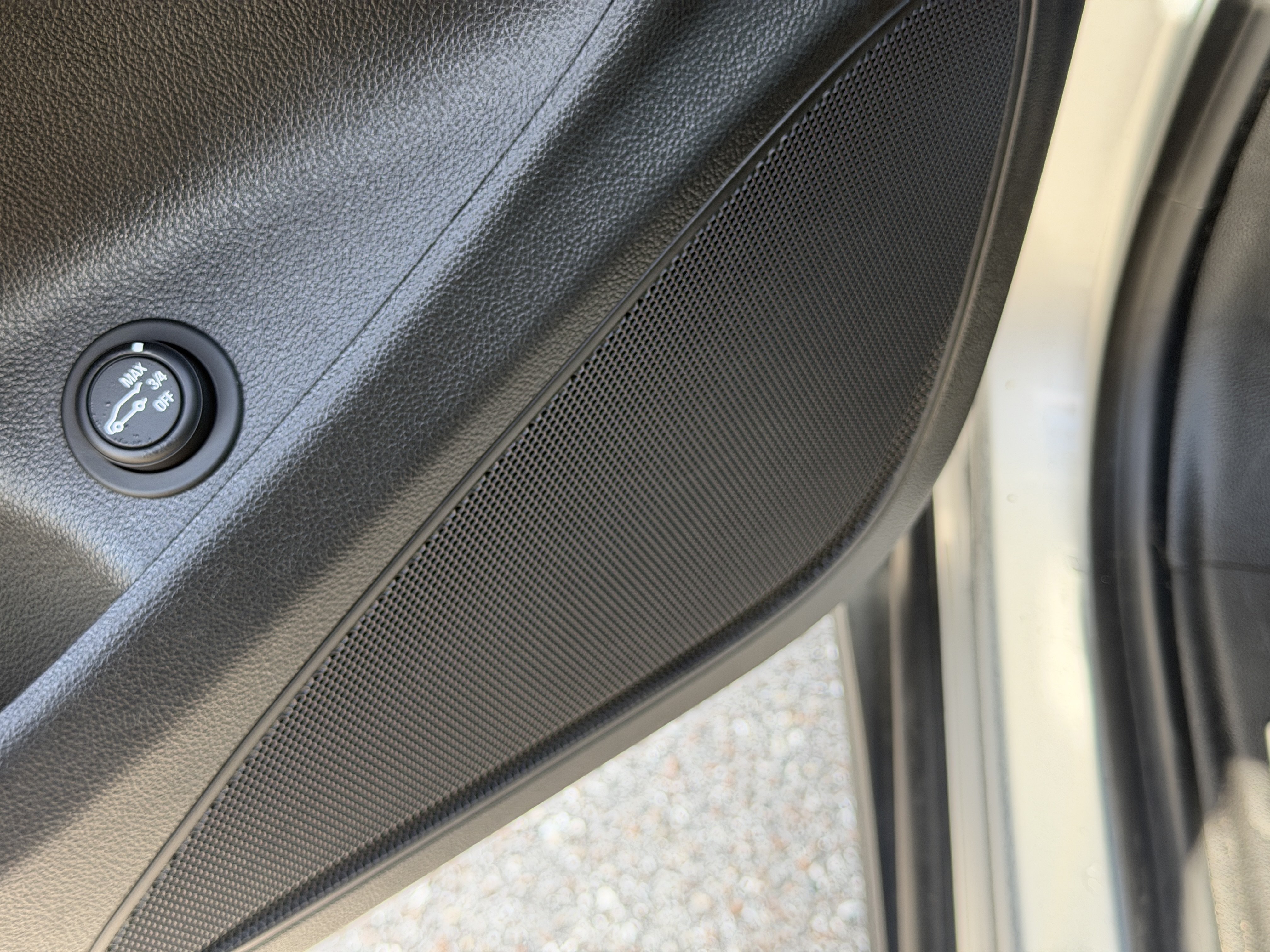 Used 2019 Buick Envision Essence FWD image 21