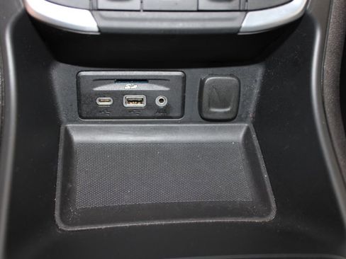 Used 2024 GMC Terrain SLT image 45