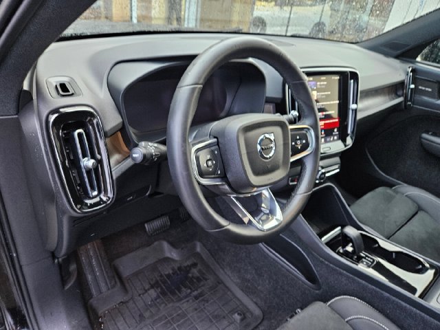 Used 2023 Volvo XC40 P8 Recharge Ultimate AWD/4WD image 19
