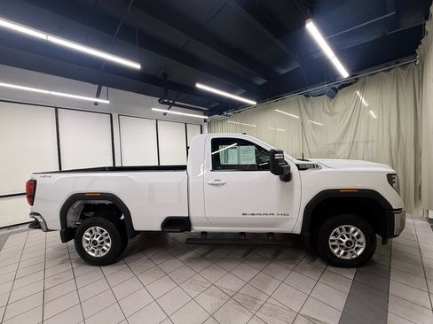 Certified 2024 GMC Sierra 2500 SLE w/ SLE Convenience Package AWD/4WD image 3