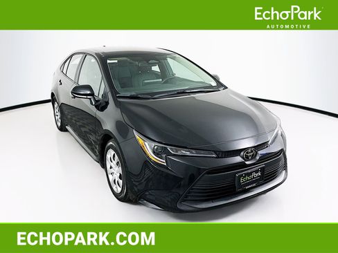 Used 2024 Toyota Corolla LE image 1