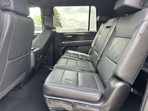 Certified 2025 Chevrolet Suburban Z71 AWD/4WD image 22