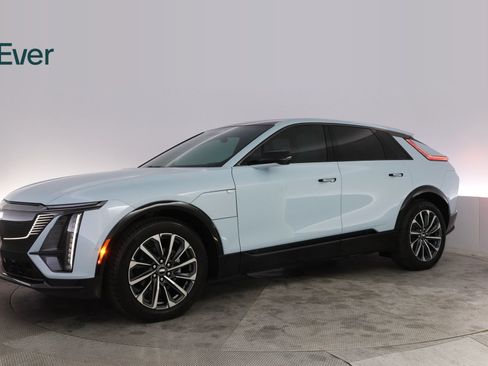 Used 2024 Cadillac Lyriq Sport AWD/4WD image 18
