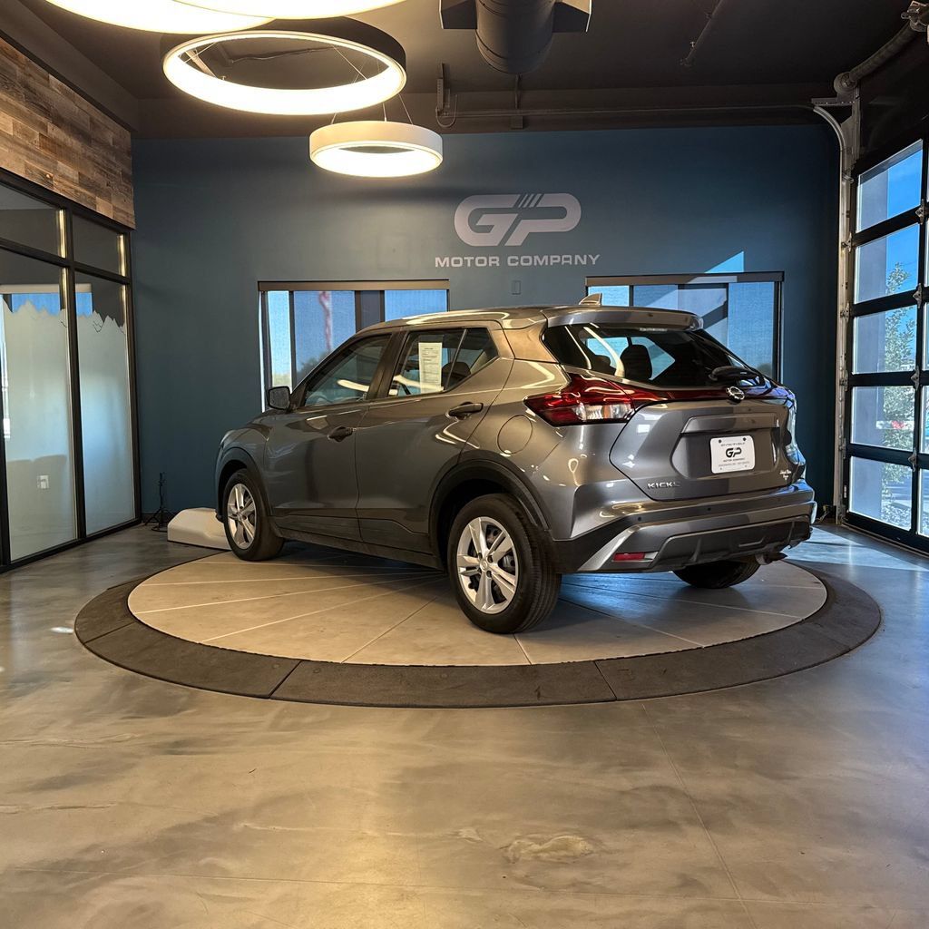 Used 2021 Nissan Kicks S FWD image 5
