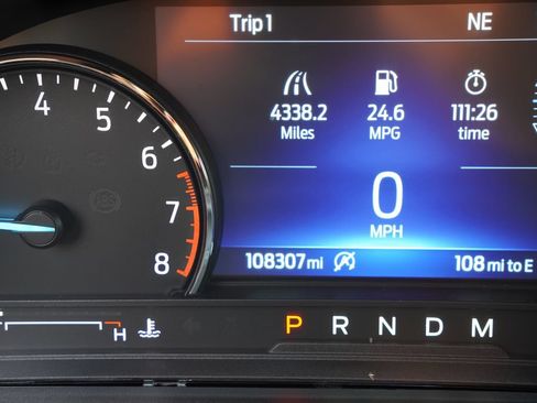 Used 2020 Ford Explorer XLT w/ Equipment Group 202A AWD/4WD image 35