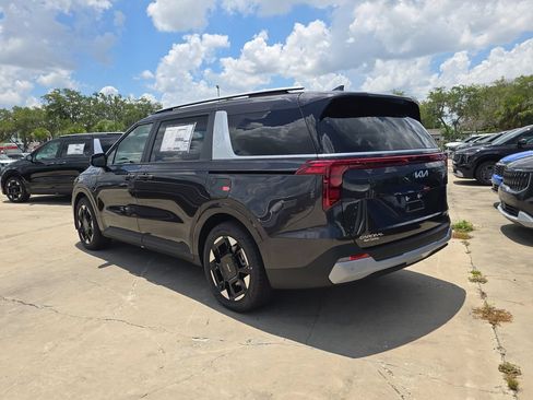 New 2027 Kia Carnival EX FWD image 6