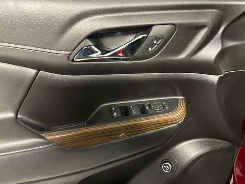 Used 2023 GMC Acadia SLE w/ Driver Convenience Package image 14