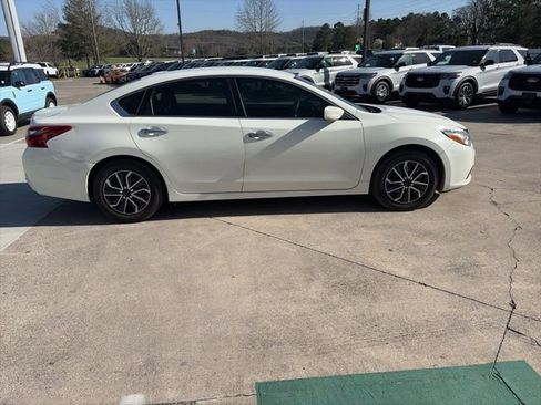 Used 2018 Nissan Altima 2.5 S w/ S Convenience Package image 12