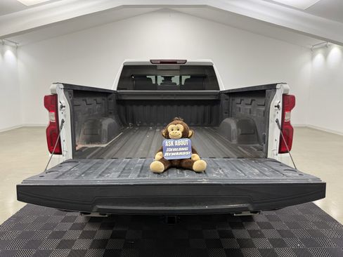 Used 2023 Chevrolet Silverado 1500 LT Trail Boss w/ Convenience Package II image 9