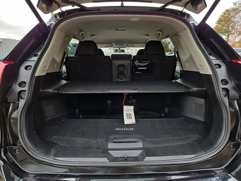 Used 2018 Nissan Rogue SV image 28