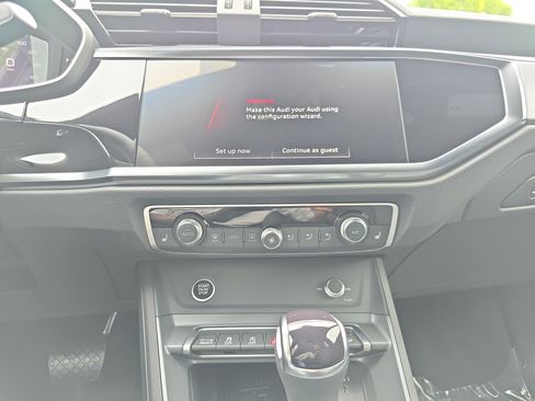 New 2025 Audi Q3 2.0T Premium image 18