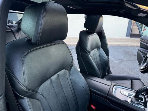 Used 2018 BMW 750i xDrive image 17