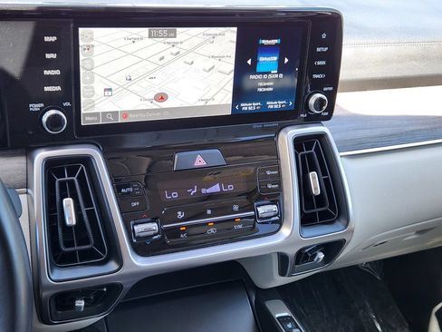 Certified 2023 Kia Sorento S w/ Panoramic Sunroof Package AWD/4WD image 26