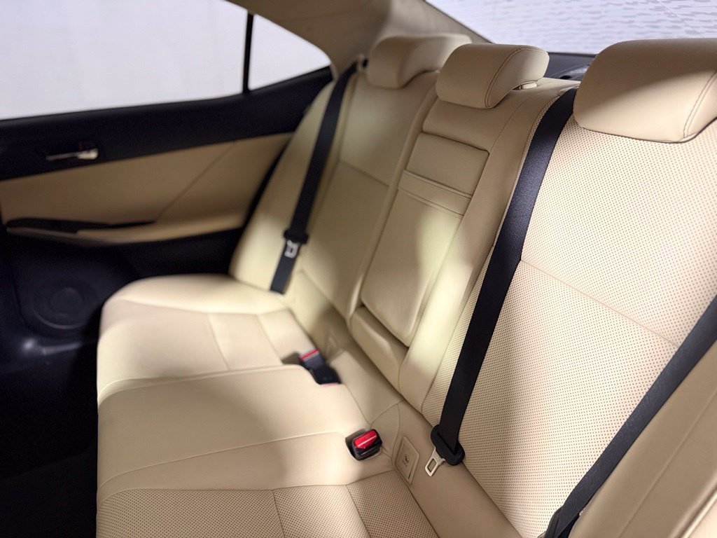 Used 2016 Lexus IS 200t RWD image 25
