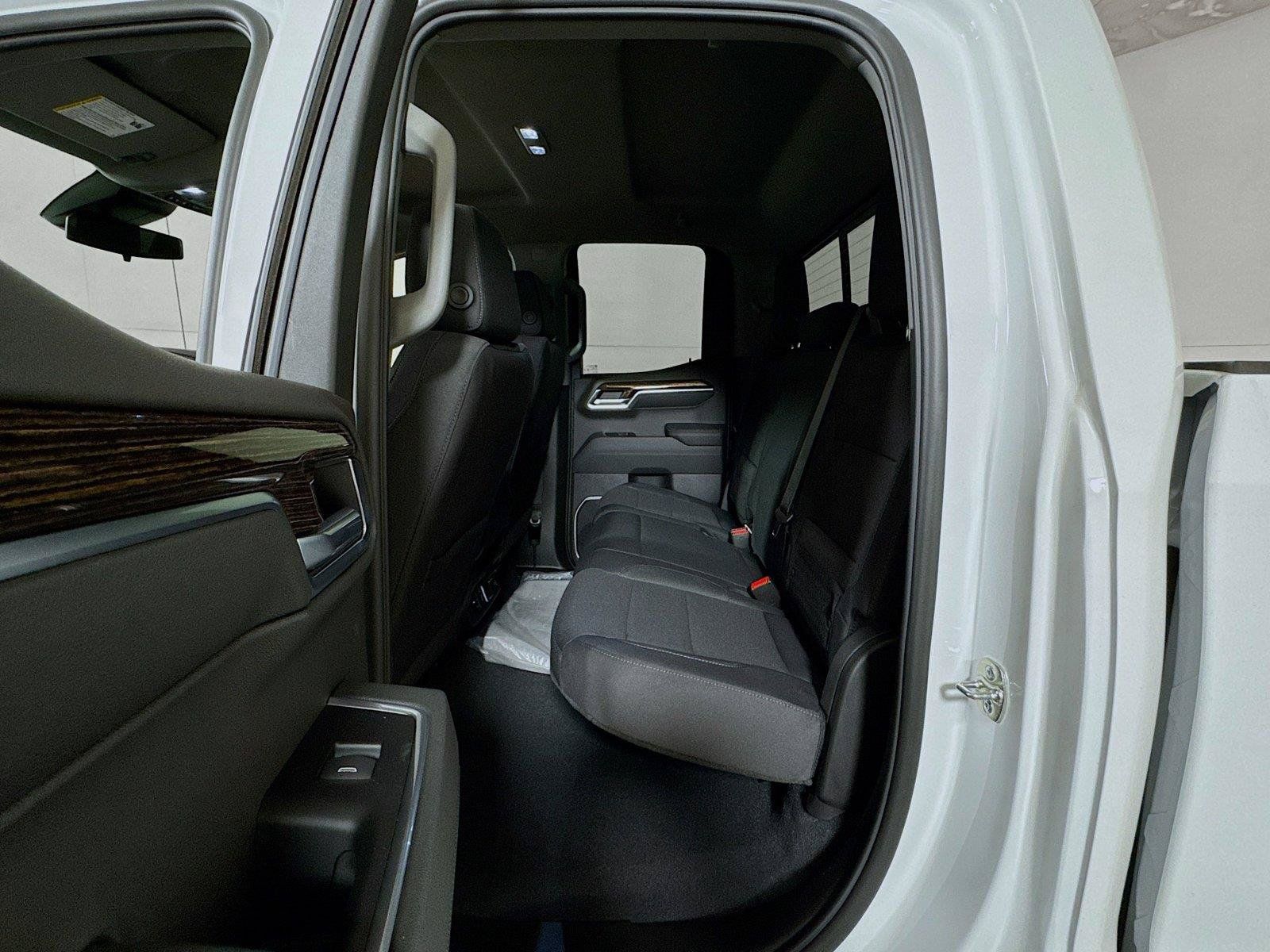 New 2026 GMC Sierra 1500 SLE w/ Preferred Package RWD image 13