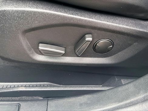 Used 2024 Ford Edge SEL w/ Convenience Package image 35