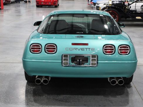 Used 1991 Chevrolet Corvette Coupe RWD image 24