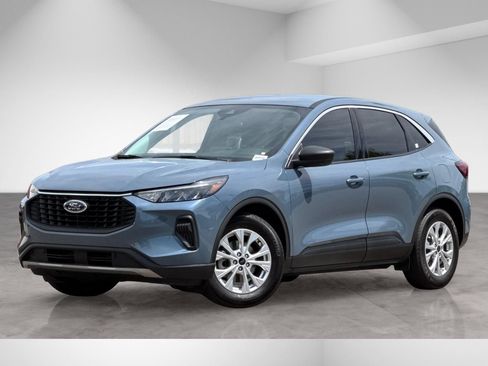 Used 2024 Ford Escape Active FWD image 2