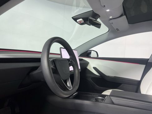 Used 2025 Tesla Model 3 Long Range image 21