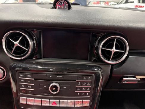 Used 2018 Mercedes-Benz SLC 300 image 30