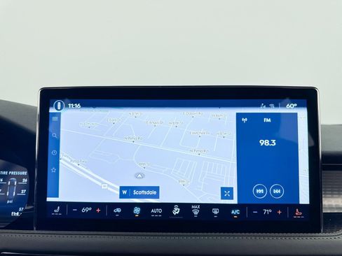 Used 2024 Lincoln Corsair Premiere image 26