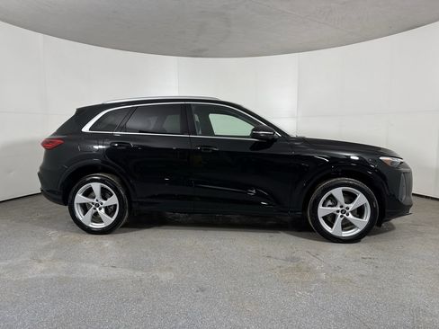 Used 2025 Audi Q5 Premium Plus w/ Premium Plus image 37