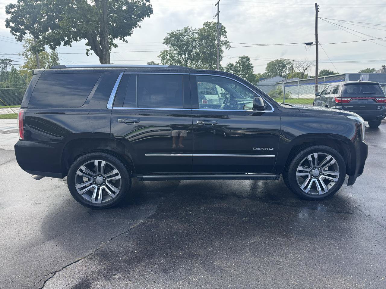 Used 2018 GMC Yukon Denali w/ Denali Ultimate Package AWD/4WD image 4