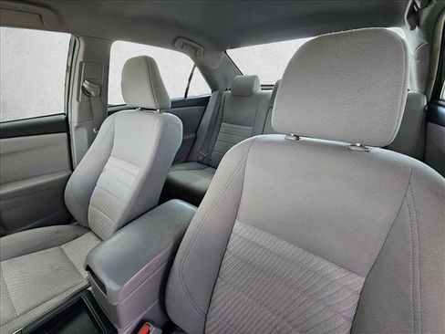 Used 2017 Toyota Camry LE FWD image 14
