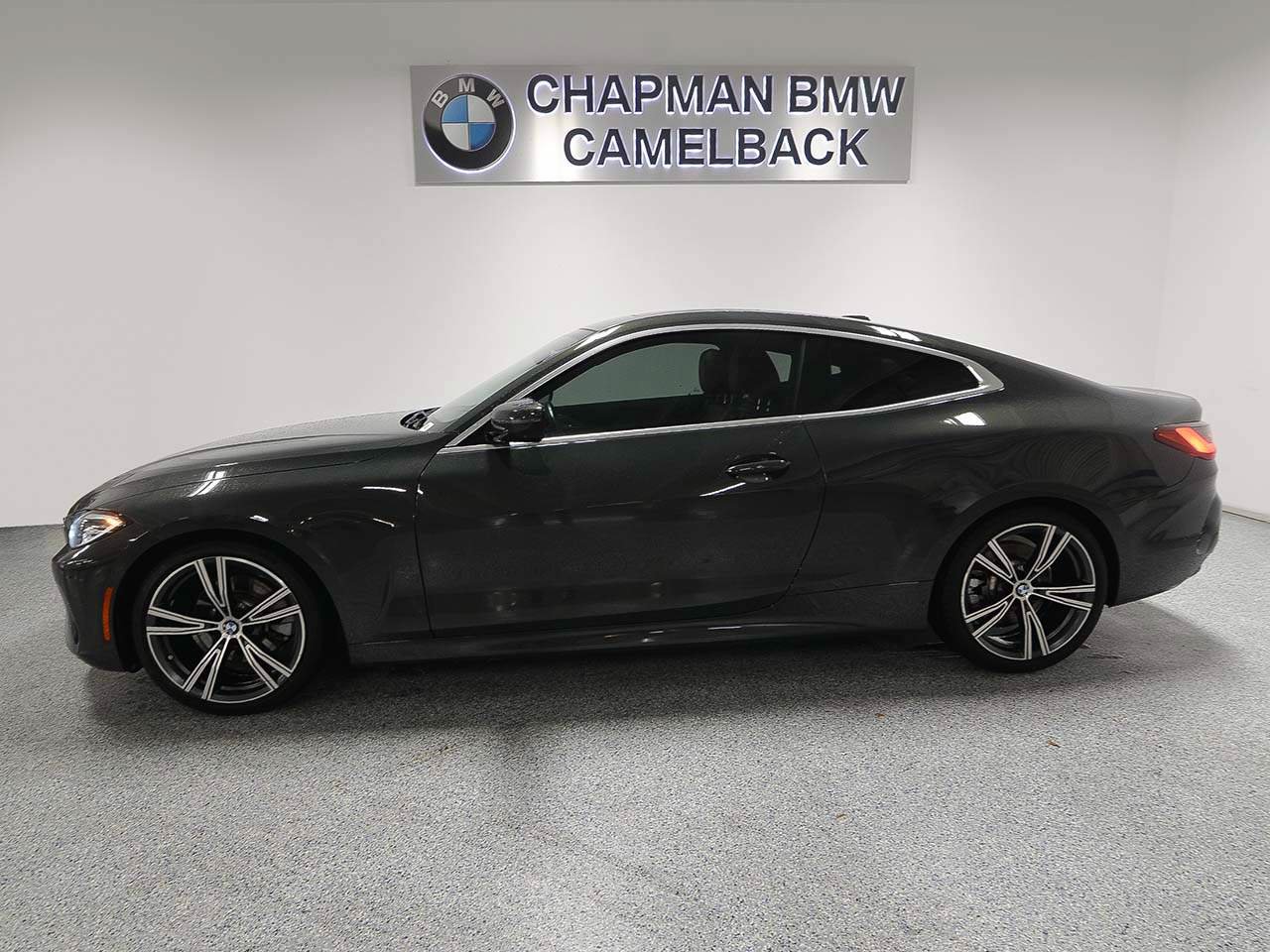 Used 2024 BMW 430i Coupe w/ Convenience Package RWD image 3