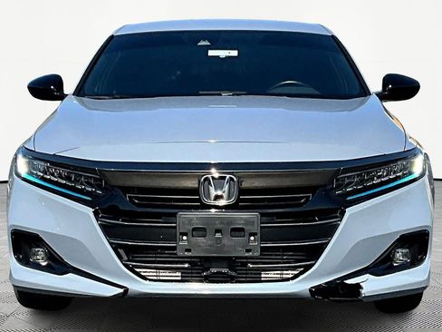 Used 2022 Honda Accord Sport image 2
