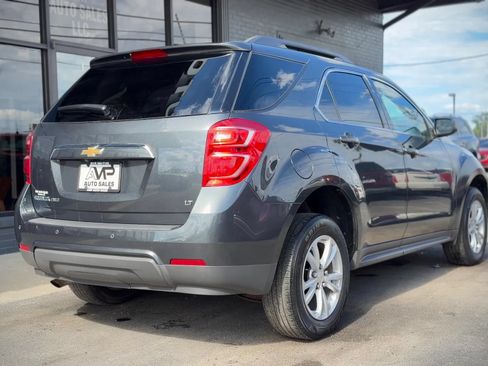Used 2017 Chevrolet Equinox LT w/ Convenience Package AWD/4WD image 2