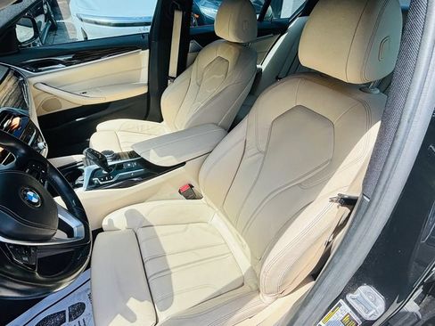 Used 2017 BMW 530i RWD image 9