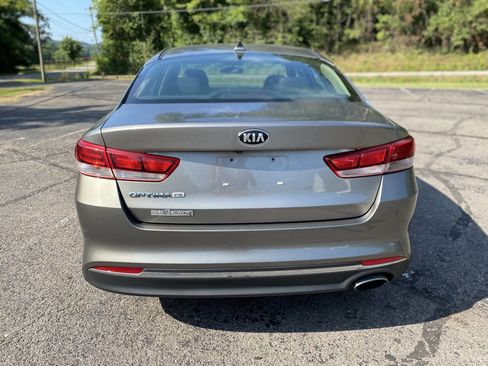 Used 2018 Kia Optima LX image 4