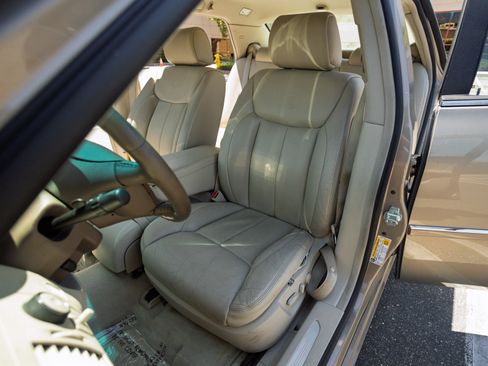 Used 2006 Cadillac DTS w/ Sun And Sound Package FWD image 19