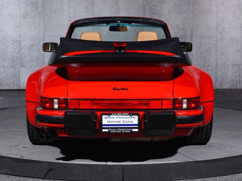 Used 1988 Porsche 911 Carrera RWD image 12