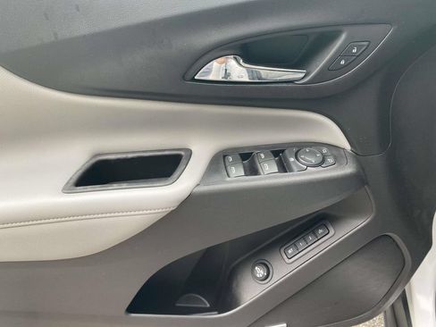 Used 2018 Chevrolet Equinox Premier FWD image 16