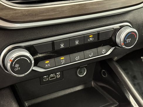 Used 2024 Nissan Altima 2.5 SV image 18