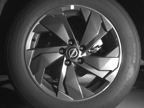 Used 2025 Nissan Rogue SV image 14