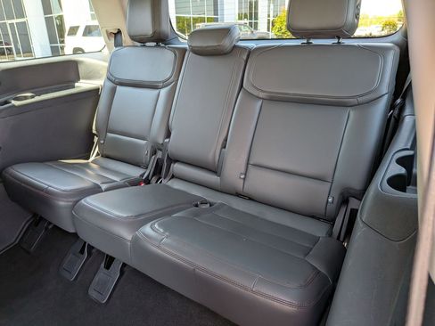 Used 2025 Ford Expedition Active AWD/4WD image 18