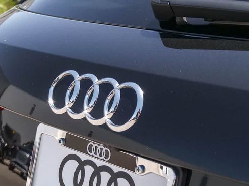 Used 2025 Audi Q3 2.0T Premium w/ Convenience Package AWD/4WD image 12
