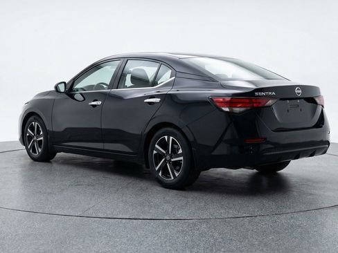 Used 2025 Nissan Sentra SV image 6