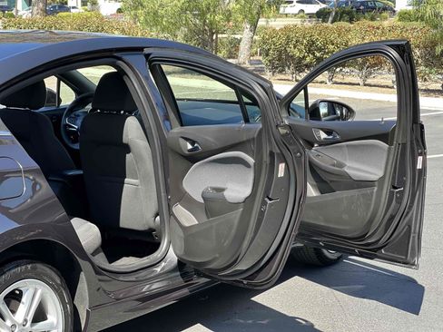 Used 2017 Chevrolet Cruze LT w/ RS Package FWD image 41