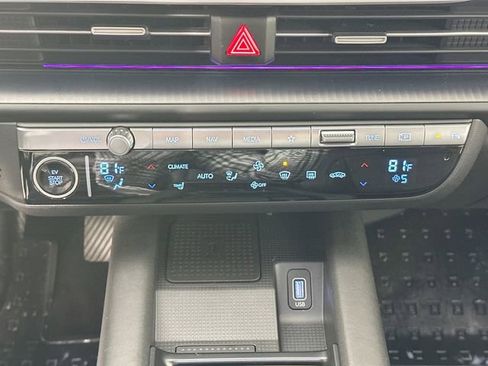 Used 2024 Hyundai Ioniq 6 SEL image 15