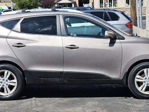 Used 2012 Hyundai Tucson GLS FWD image 6