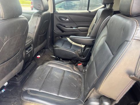 Used 2019 Chevrolet Traverse LT w/ LPO, Floor Liner Package FWD image 12