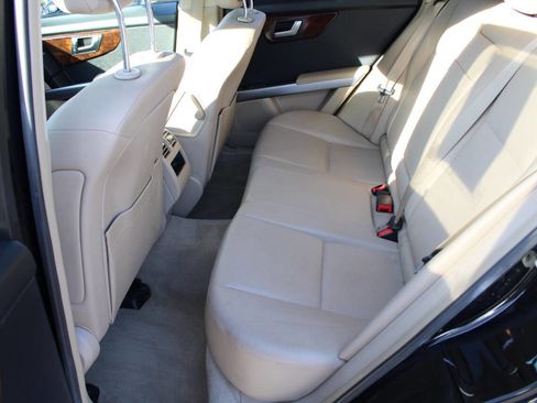 Used 2012 Mercedes-Benz GLK 350 4MATIC image 10