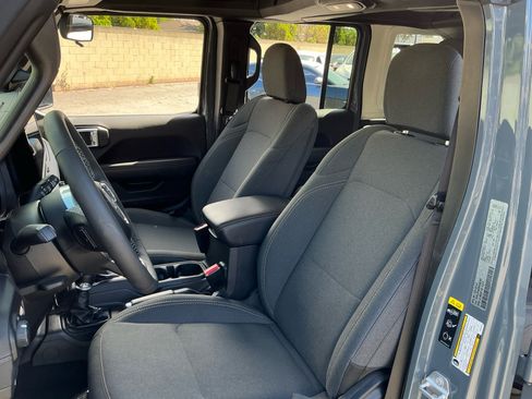 Used 2025 Jeep Wrangler Sahara w/ Safety Group image 18